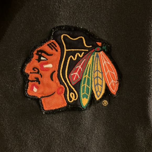 Chicago Blackhawks pull over stadium series - Picture 2 of 4